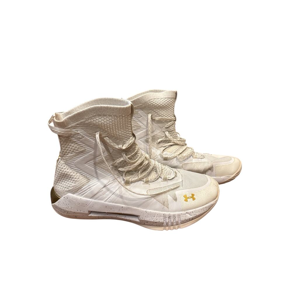 Underarmour women’s size 10.5 Highlight ace 2.0 volleyball shoes white and gold